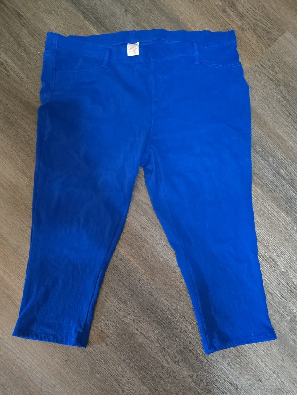 Faded Glory Royal Blue Capris